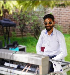 Screenshot_20241022-021927_Photos